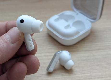 Samsung Galaxy Buds 4 Pro // Fonte: Sylvain Pichot - Frandroid