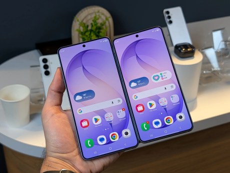 Samsung Galaxy S26 et Galaxy S26 Plus // Source : Omar Belkaab - Frandroid