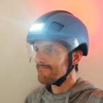 On a testé le casque vélo Shimano Nova Kineticore : bien éclairé ou bien ventilé, il faudra choisir