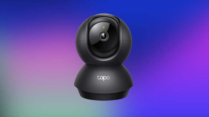 La caméra connectée Tapo C211 filme en 2K à 360°, suit chaque mouvement détecté et est aussi petite que son prix
