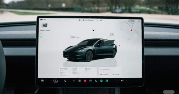 Tesla Model 3 // Source : Robin Wycke pour Frandroid