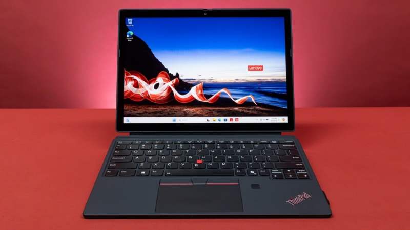 Oubliez la Surface Pro : le futur PC hybride de Lenovo corrige le pire défaut de ce format