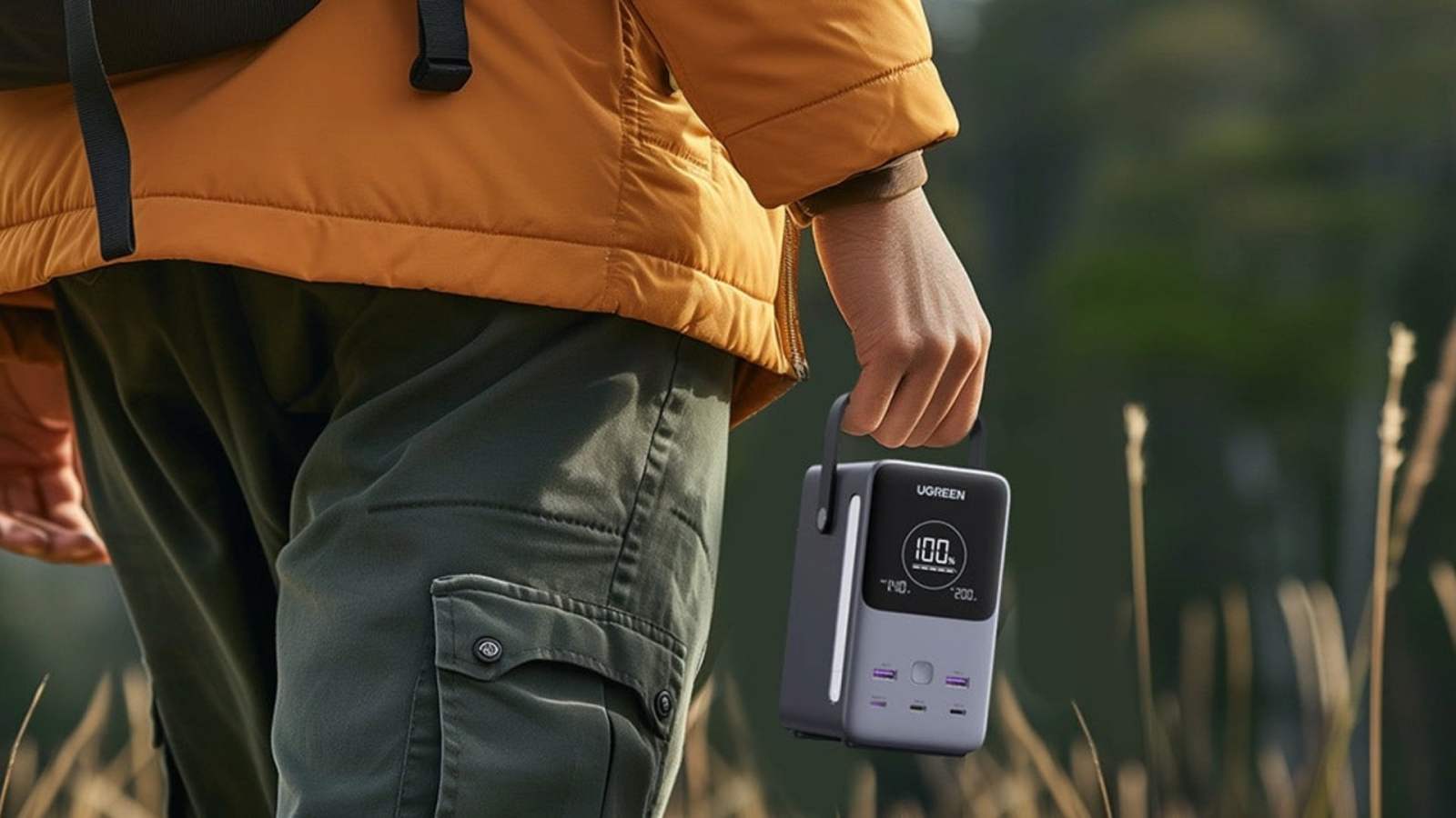 At half the price, this huge 300W 48,000 mAh external battery with digital screen becomes a real autonomy and savings solution