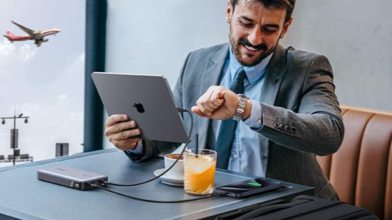 Amazon retire 34&nbsp;% sur cette batterie externe Ugreen de 25 000 mAh (145 W) qui recharge 3 appareils en même temps