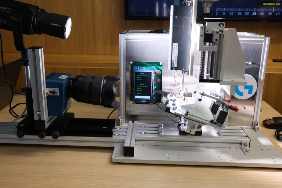 Visita ao laboratório de latência do robô Logitech Visita ao laboratório de latência do robô Logitech