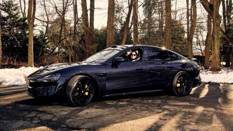 « Bordel, la Chine est en train de gagner »&nbsp;: cette journaliste essaye la Xiaomi SU7 électrique et ne veut plus conduire sa Ford Mustang