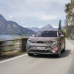 Le Peugeot 5008 a un nouveau rival : voici les premières infos sur le Skoda Peaq, un SUV électrique 7 places