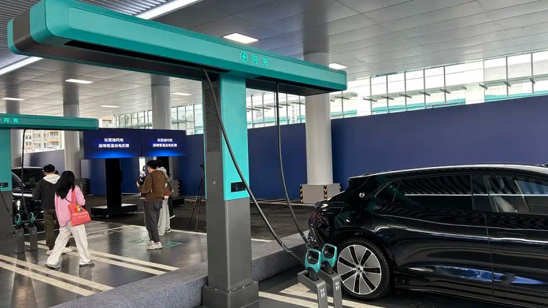 « Flash charging »&nbsp;: BYD dévoile la technologie de recharge de voiture électrique aussi rapide qu’un plein d’essence