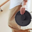 L&rsquo;iRobot Roomba Mini est petit, aspire, lave et passe sous les 300 €