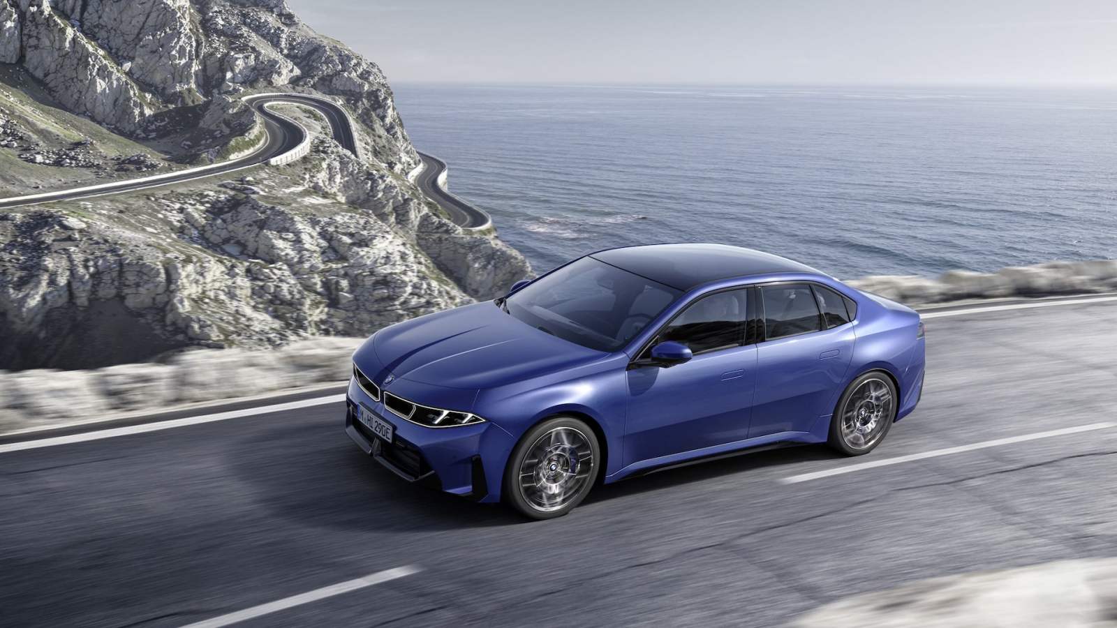 La BMW Série 3 électrique (i3) pulvérise les Mercedes et Tesla avec 900 km d’autonomie : voici comment