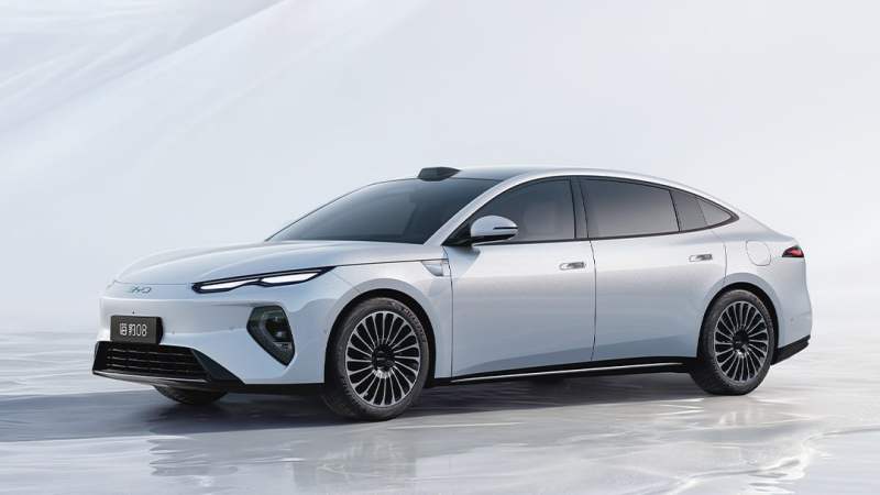 BYD Seal 08&nbsp;: 1 000 km d’autonomie pour la berline électrique qui veut remplacer la Tesla Model S