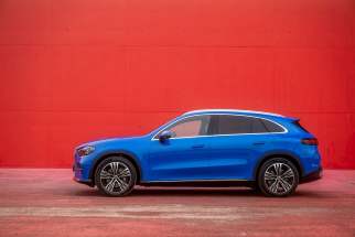 Exterieur: AVANTGARDE, Metalliclack klarblau 
Interieur: Ledernachbildung ARTICO ivory beige / schwarz 

Mercedes-Benz GLC 400 4MATIC mit EQ Technologie: Energieverbrauch kombiniert: 18,9‒14,9 kWh/100 km | CO₂-Emissionen kombiniert: 0 g/km | CO₂-Klasse: A

//
Test Drive electric Mercedes-Benz GLC, Algarve, Portugal 2026.
Exterior: AVANTGARDE, sheer blue metallic Interior: 
ARTICO black ivory beige / black 

Mercedes-Benz GLC 400 4MATIC with EQ Technology: Combined energy consumption: 18.9–14.9 kWh/100 km | Combined CO₂ emissions: 0 g/km | CO₂ efficiency class: A