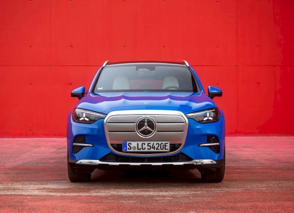 Exterieur: AVANTGARDE, Metalliclack klarblau 
Interieur: Ledernachbildung ARTICO ivory beige / schwarz 

Mercedes-Benz GLC 400 4MATIC mit EQ Technologie: Energieverbrauch kombiniert: 18,9‒14,9 kWh/100 km | CO₂-Emissionen kombiniert: 0 g/km | CO₂-Klasse: A

//
Test Drive electric Mercedes-Benz GLC, Algarve, Portugal 2026.
Exterior: AVANTGARDE, sheer blue metallic Interior: 
ARTICO black ivory beige / black 

Mercedes-Benz GLC 400 4MATIC with EQ Technology: Combined energy consumption: 18.9–14.9 kWh/100 km | Combined CO₂ emissions: 0 g/km | CO₂ efficiency class: A