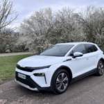 On a testé le SUV électrique qui cartonne en Europe : que vaut le Skoda Elroq 60 dans sa version « premier prix » ?