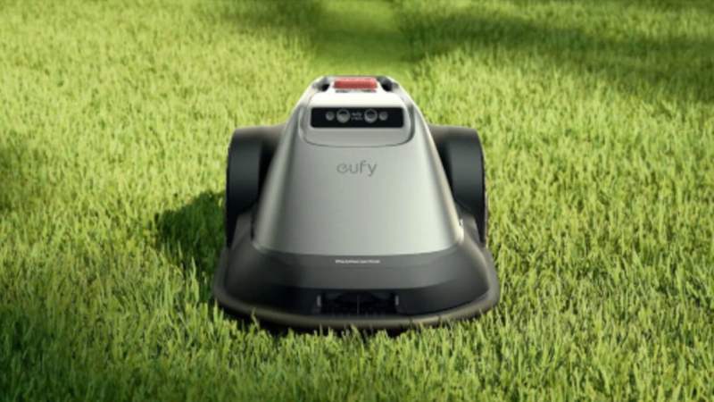 Ce robot-tondeuse boosté par IA pour une tonte précise perd 300 € sur Amazon