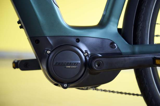 V&eacute;lo &eacute;lectrique Giant NewTour E+ 2027 moteur