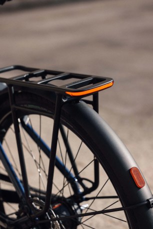 V&eacute;lo &eacute;lectrique Giant NewTour E+ 2027 porte-bagages