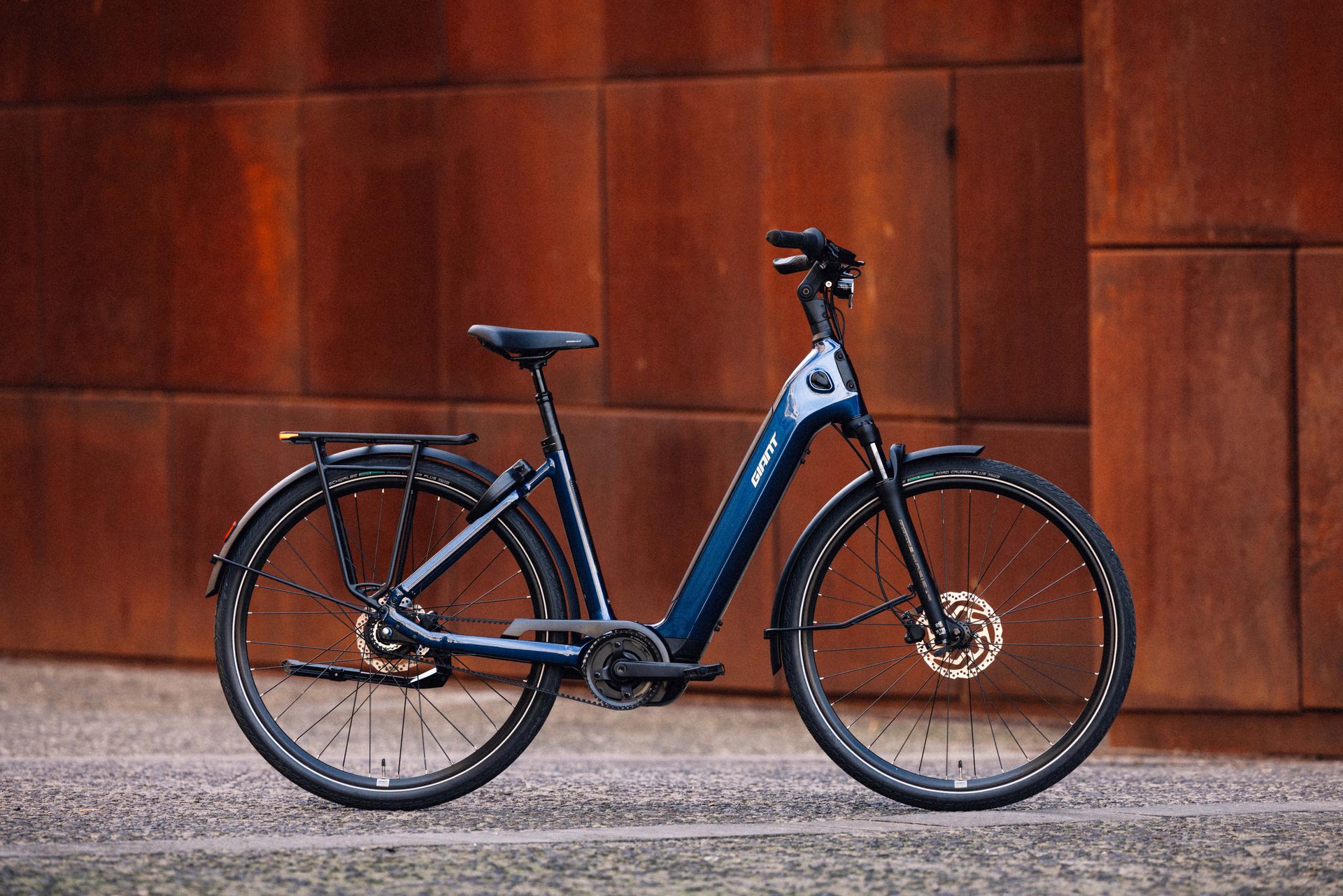 V&eacute;lo &eacute;lectrique Giant NewTour E+ 2027 v&eacute;lo &eacute;lectrique ville