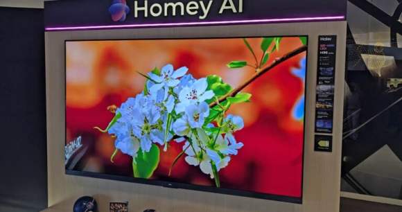 TV Haier H100M96FUX // Source : Sylvain Pichot - Frandroid