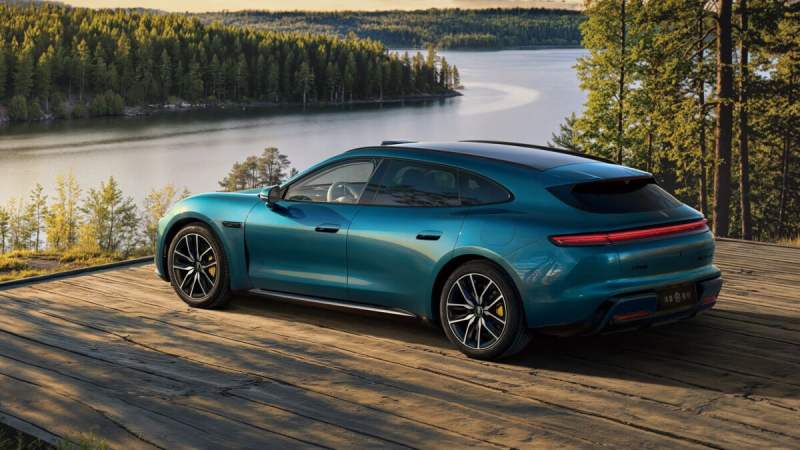 Plus de 27 000&nbsp;€ pour ce break électrique SAIC&nbsp;: il ressemble à une Porsche et embarque une technologie Huawei