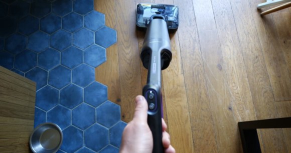 Eureka FloorShine 460 // Crédits : Frandroid