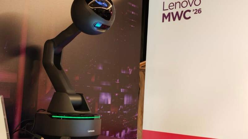 Scanner, projecteur, assistant : le couteau suisse IA de Lenovo qui veut vider votre bureau