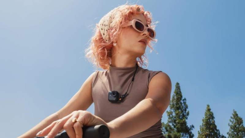 Insta360 Go Ultra&nbsp;: cette action cam POV qui filme en 4K est fournie avec son pack créateur à moins de 400&nbsp;€