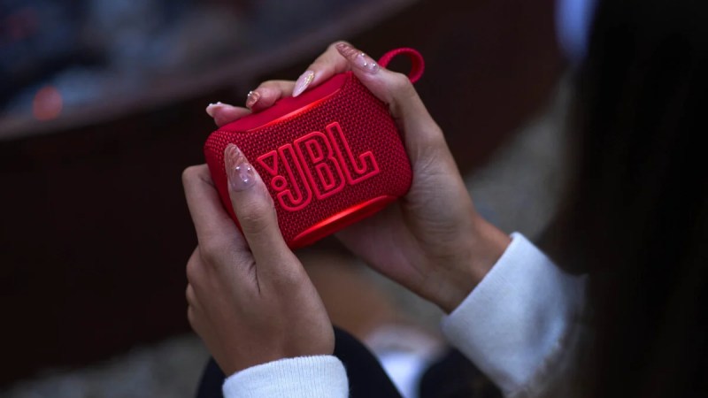 Boulanger n’hésite pas à baisser le prix de la toute nouvelle JBL GO 5, une enceinte petite par la taille et le prix