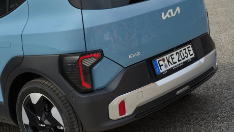 kia-ev2-base-line-frost-blue-static-digital-1920x1080-018