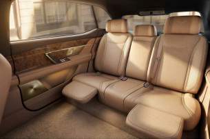 lac-hong-900s-rear-seat-1400x933