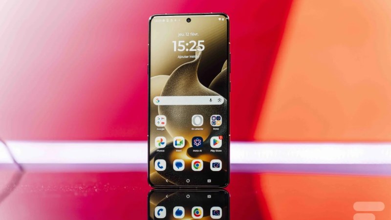 Ce pack Motorola contient l&rsquo;excellent smartphone Signature noté 9/10, une enceinte et une montre connectée, le tout à -37&nbsp;%