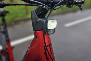 Moustache Xroad 4 2026 éclairage