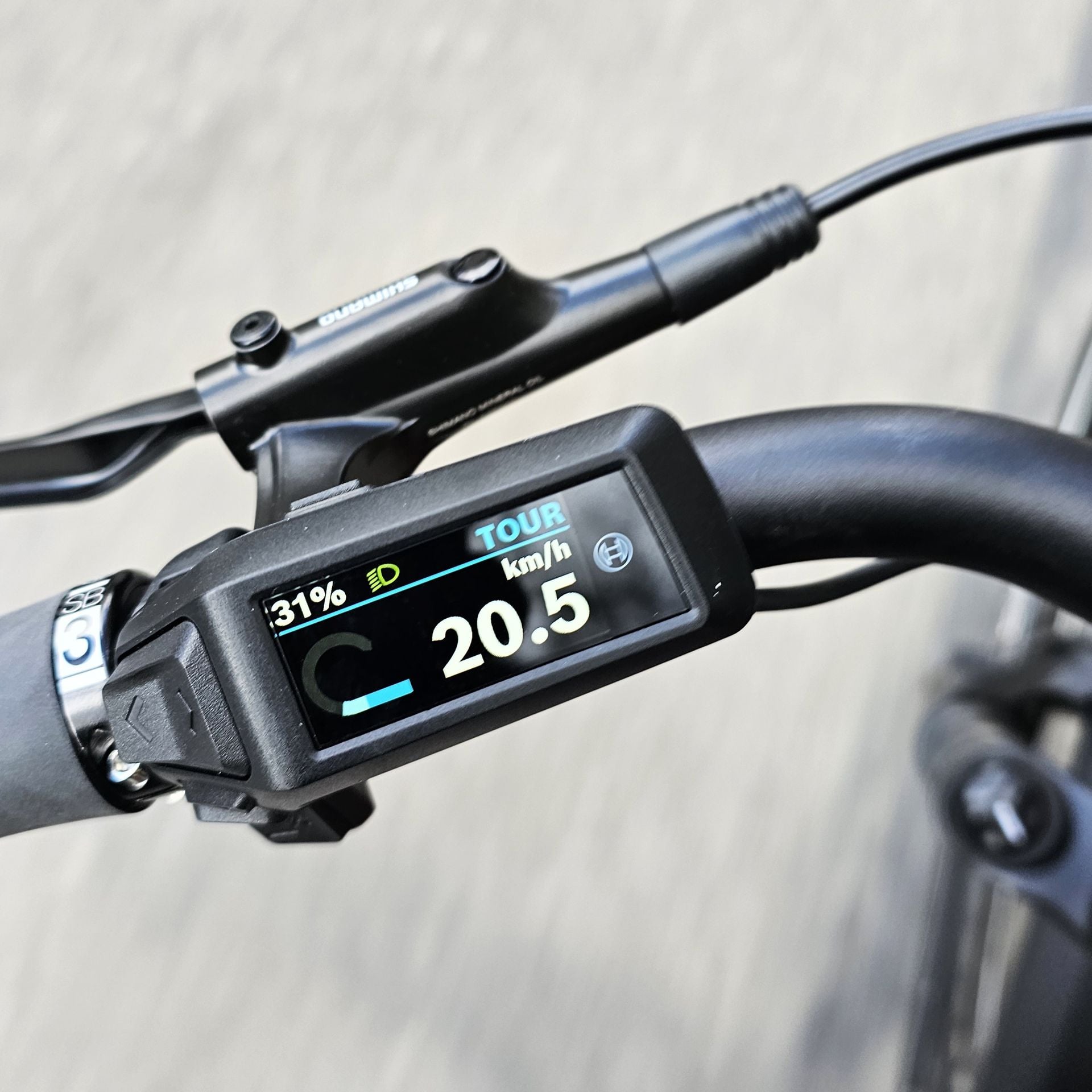 Moustache Xroad 4 2026 écran conduite