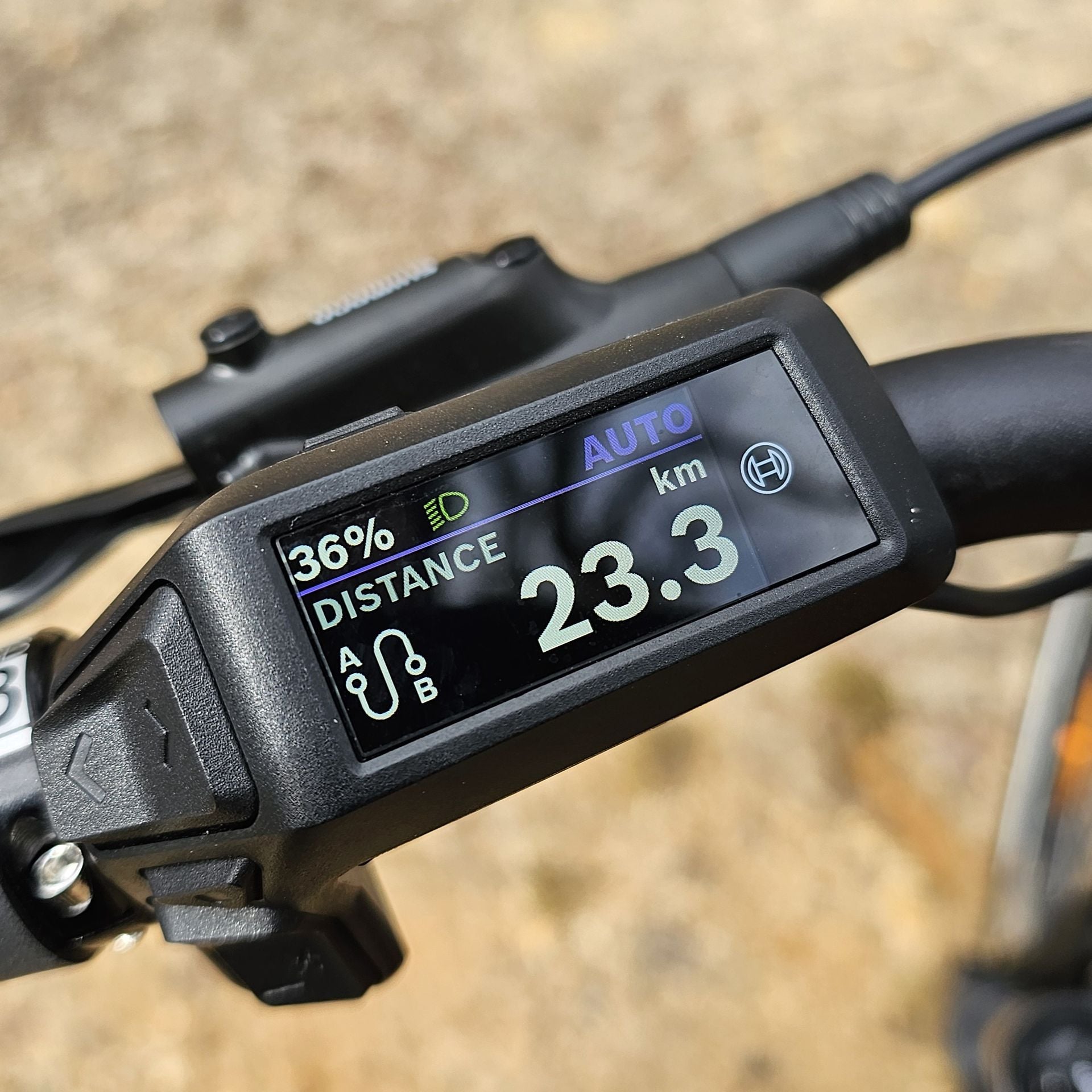 Moustache Xroad 4 2026 écran infos