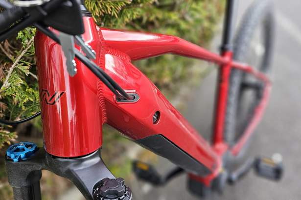 VTT &eacute;lectrique Nakamura E-Summit 930 cadre