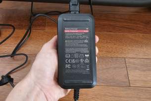 Trottinette électrique Niu KQi 100F chargeur