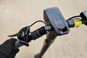 Trottinette électrique Niu KQi 100F pliage poignées 2