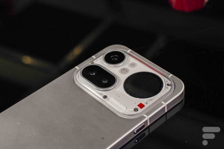 Nothing Phone (4a) Pro // Source : Chloé Pertuis - Frandroid