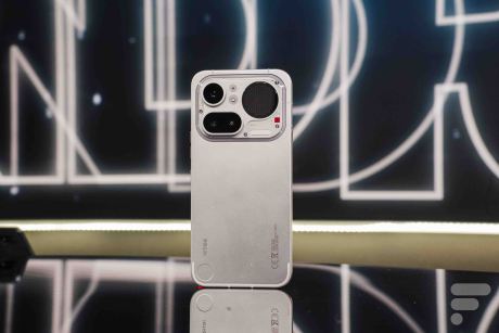 Nothing Phone (4a) Pro // Source : Chloé Pertuis - Frandroid