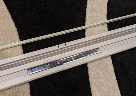 Installation ecran Nothing Projector ALR longue focale // Source : Sylvain Pichot - Frandroid