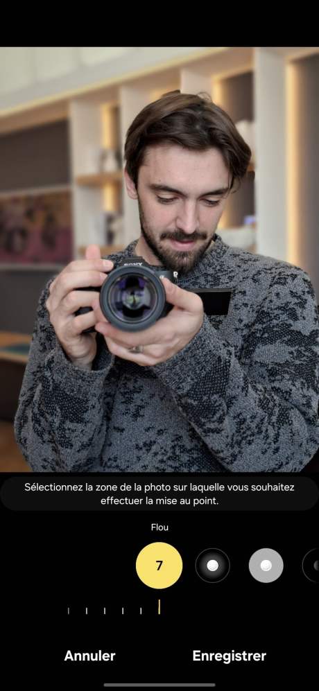 Option de gestion du flou d'arrière-plan sur le Galaxy A57 (One UI 8.5) // Source : Capture d'écran Frandroid