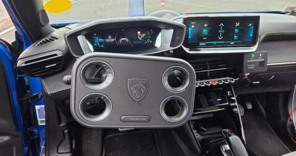 Peugeot-volant-hypersquare-perou Peugeot-volant-hypersquare-perou