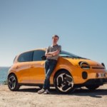 « Je m&rsquo;attendais vraiment pas à avoir cette qualité dans une voiture aussi peu chère » : notre test de la Renault Twingo électrique à 15 000 € (vidéo)