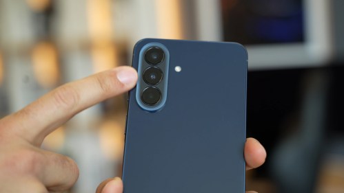 Samsung Galaxy A57 // Source : Alexis Grandgirard - Frandroid