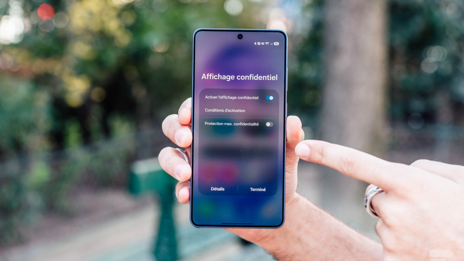Galaxy S26 Ultra : une tache rouge s’installe sur l’écran, Samsung ouvre une enquête