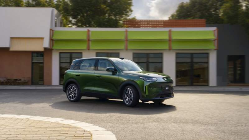 Voici le Leapmotor A10 qui arrive en Europe&nbsp;: pourquoi les Renault 4 et Peugeot 2008 devraient être méfiantes