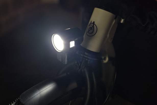 Shwette Baggy éclairage avant