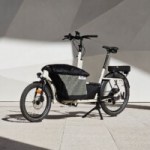 On a testé le Shwette Baggy, un petit vélo cargo électrique français qui a presque tout d&rsquo;un grand