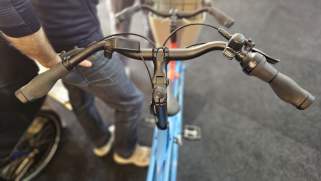 V&eacute;lo Tandem &eacute;lectrique Bicicapace guidon cycliste