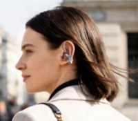 TCL CrystalClip Swarovski // Source : TCL